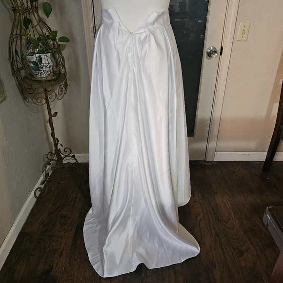AMANDAS | NWOT White satin high low train wedding skirt size medium - Picture 6 of 8